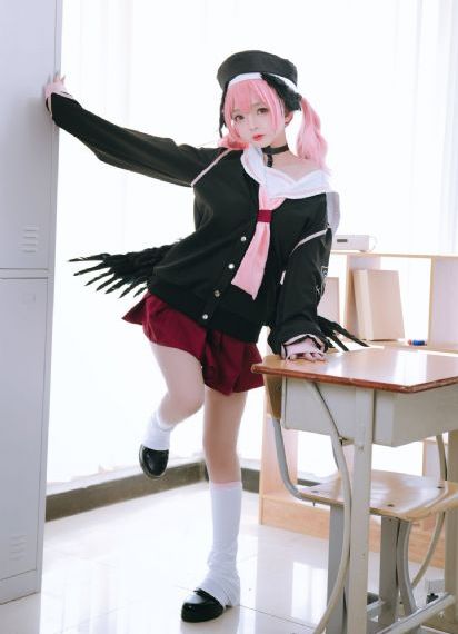 他憋的难受用手h_JVID性感写真